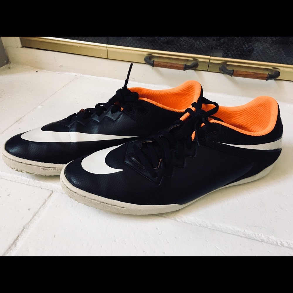 Nike indoor soccer shoes